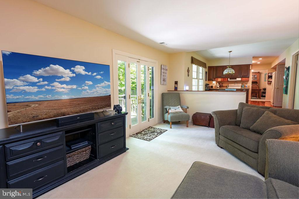 8292 Lindside Way Springfield, VA 22153 - Photo 21 of 51 large family room