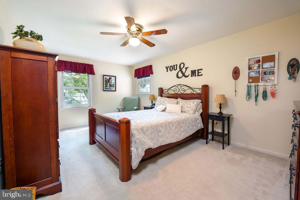 8292 Lindside Way Springfield, VA 22153 - Photo 24 of 51 sunlit corner primary suite