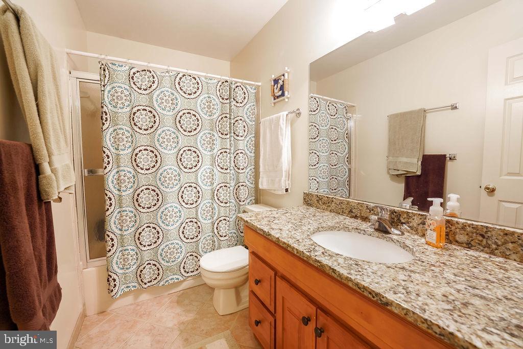 8292 Lindside Way Springfield, VA 22153 - Photo 35 of 51 upper hall full bath