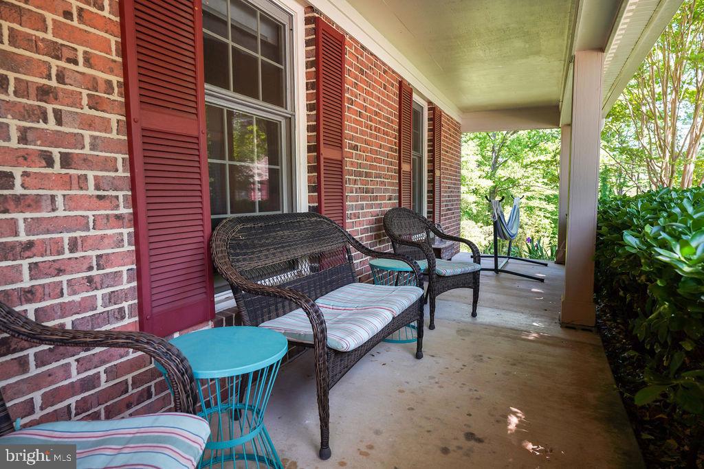 8292 Lindside Way Springfield, VA 22153 - Photo 7 of 51 cozy front porch