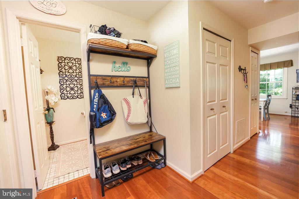 8292 Lindside Way Springfield, VA 22153 - Photo 9 of 51 main level entry hallway