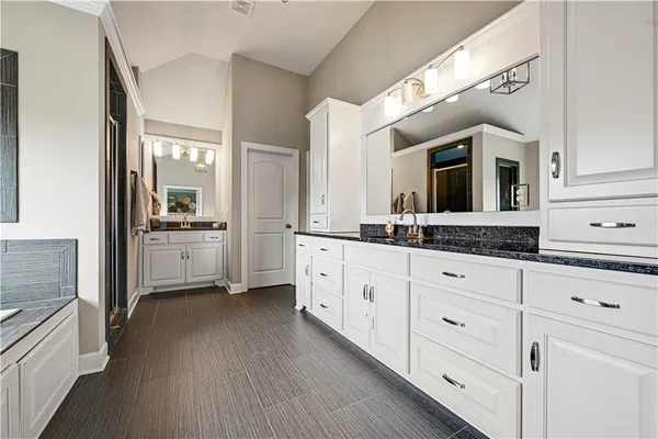 $950,000 | 11316 West 166th Place, Overland Park, KS 66221