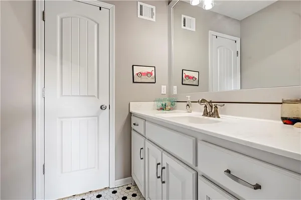 $995,000 | 11316 West 166th Place, Overland Park, KS 66221