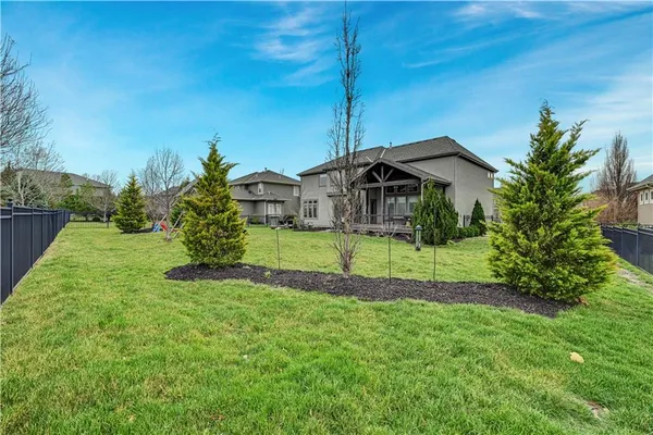 $950,000 | 11316 West 166th Place, Overland Park, KS 66221