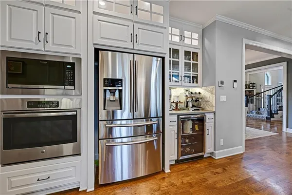 $950,000 | 11316 West 166th Place, Overland Park, KS 66221