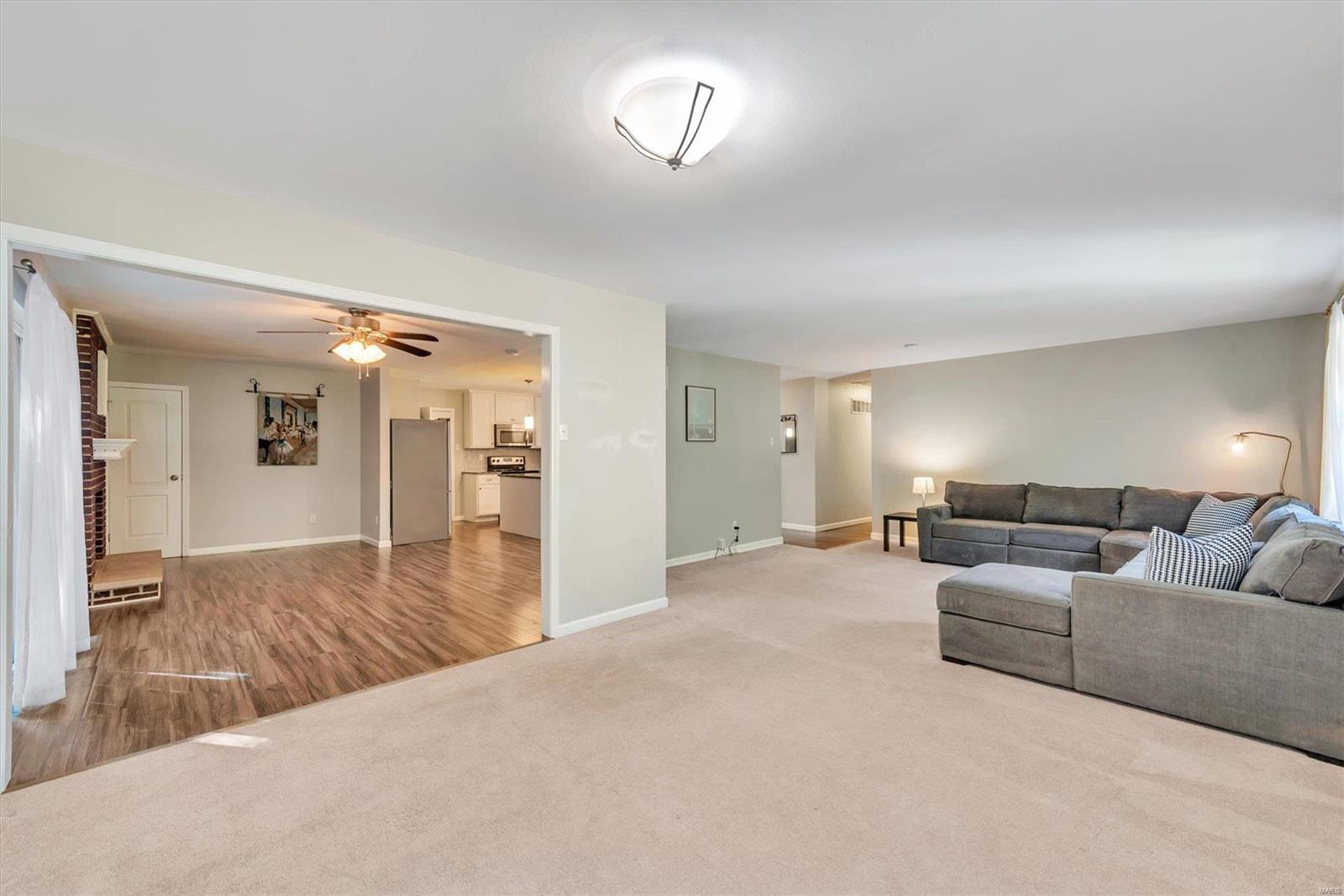 1240 Deer Ridge Drive Ferguson, MO 63135 - Photo 15 of 35