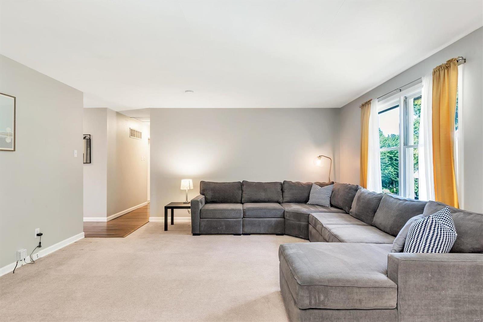 1240 Deer Ridge Drive Ferguson, MO 63135 - Photo 16 of 35