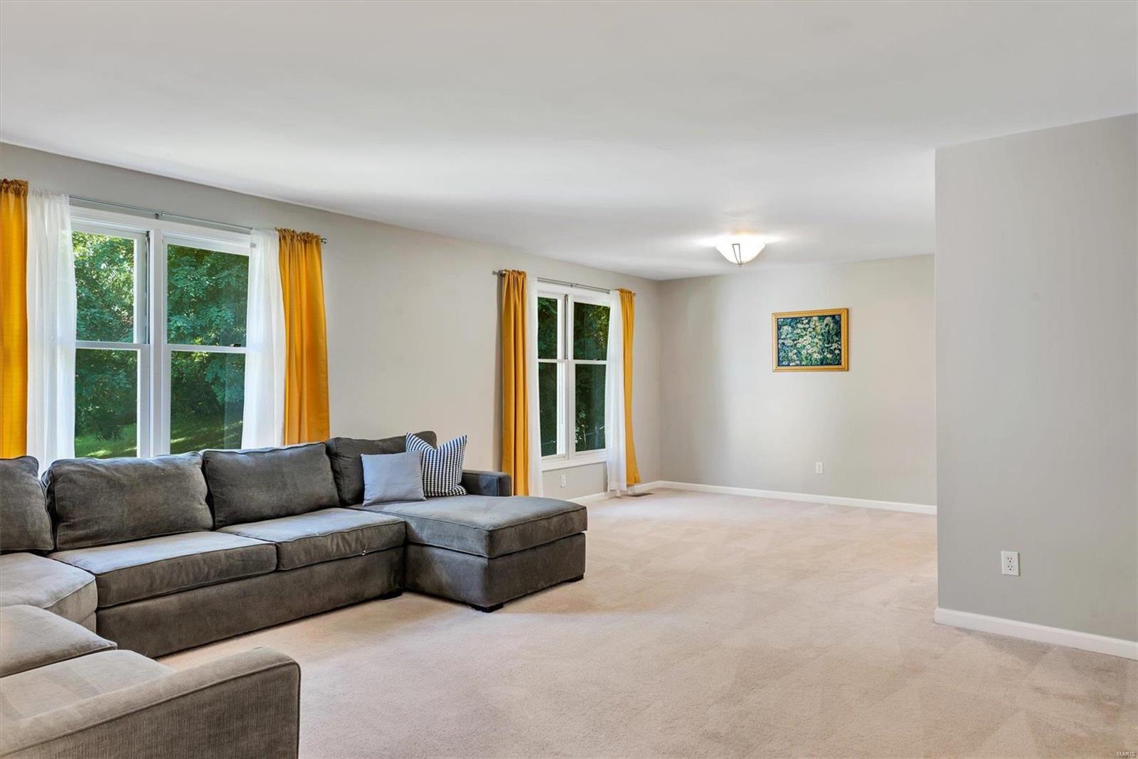 1240 Deer Ridge Drive Ferguson, MO 63135 - Photo 17 of 35