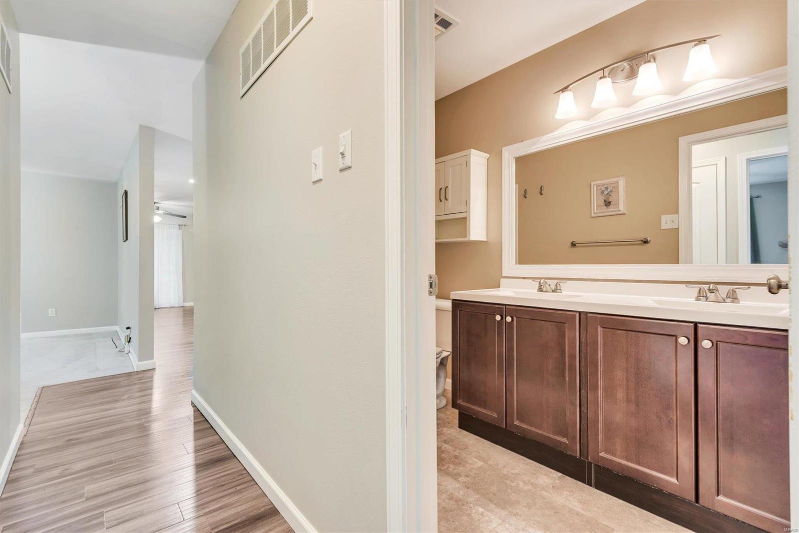 1240 Deer Ridge Drive Ferguson, MO 63135 - Photo 18 of 35