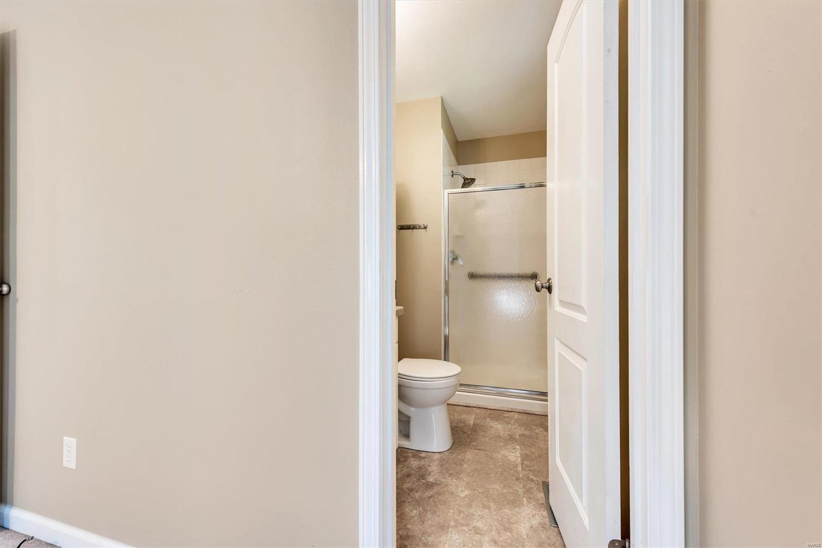 1240 Deer Ridge Drive Ferguson, MO 63135 - Photo 23 of 35