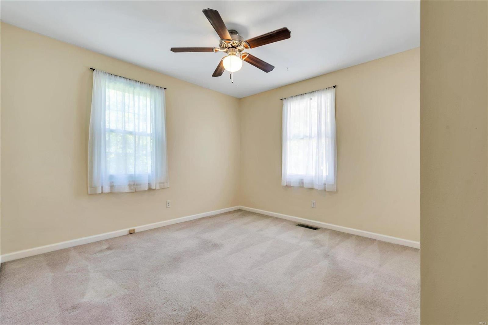 1240 Deer Ridge Drive Ferguson, MO 63135 - Photo 25 of 35