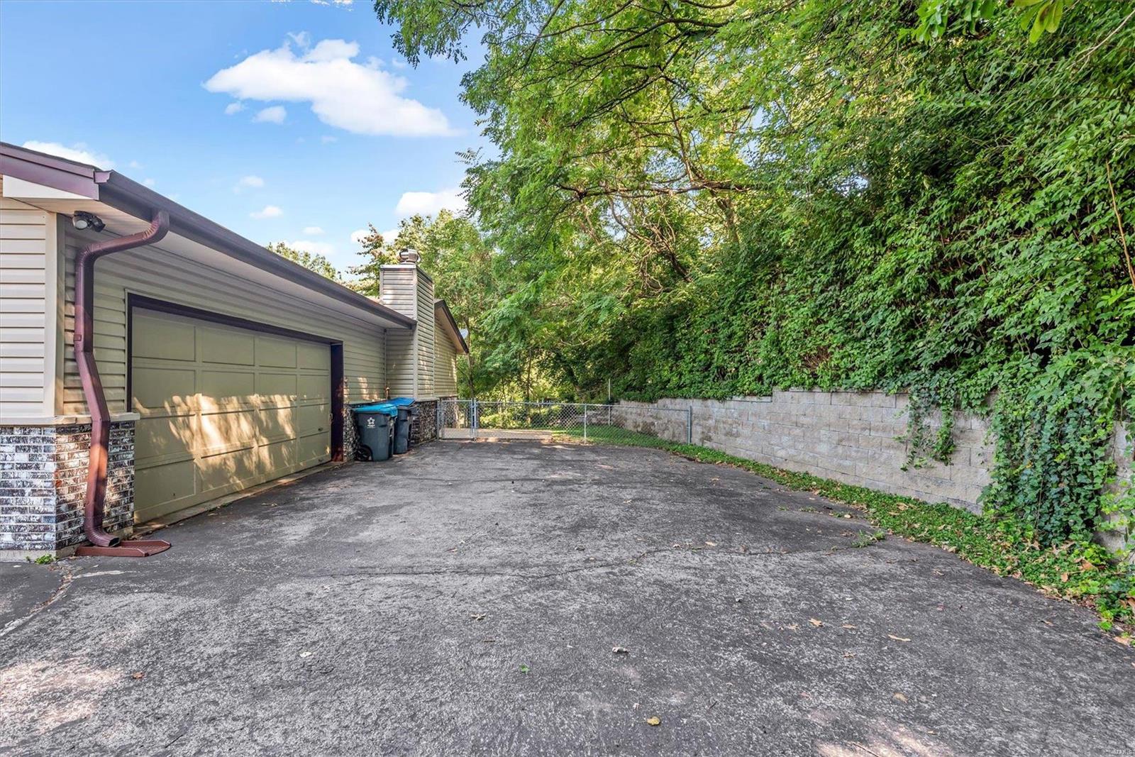 1240 Deer Ridge Drive Ferguson, MO 63135 - Photo 34 of 35