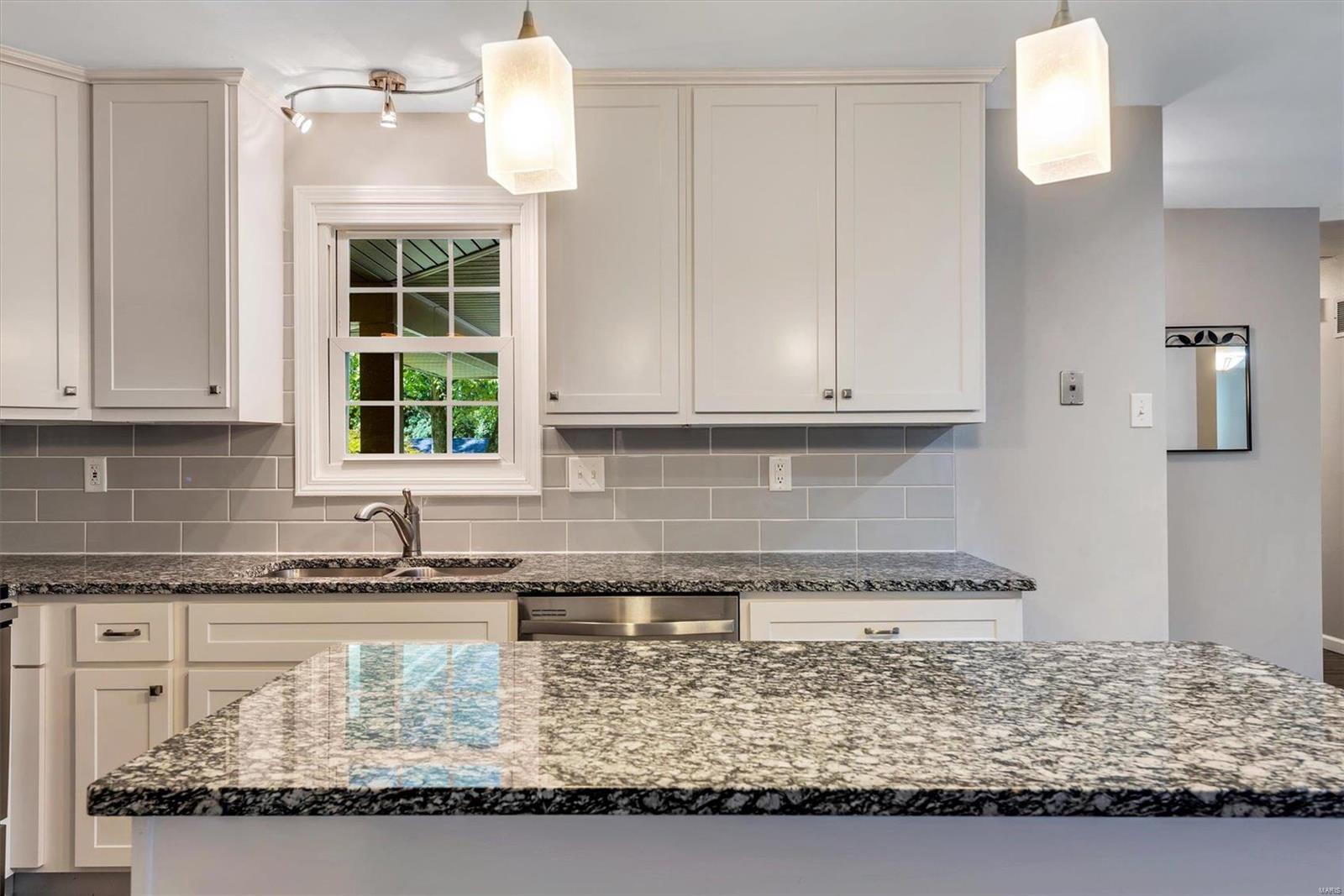 1240 Deer Ridge Drive Ferguson, MO 63135 - Photo 8 of 35