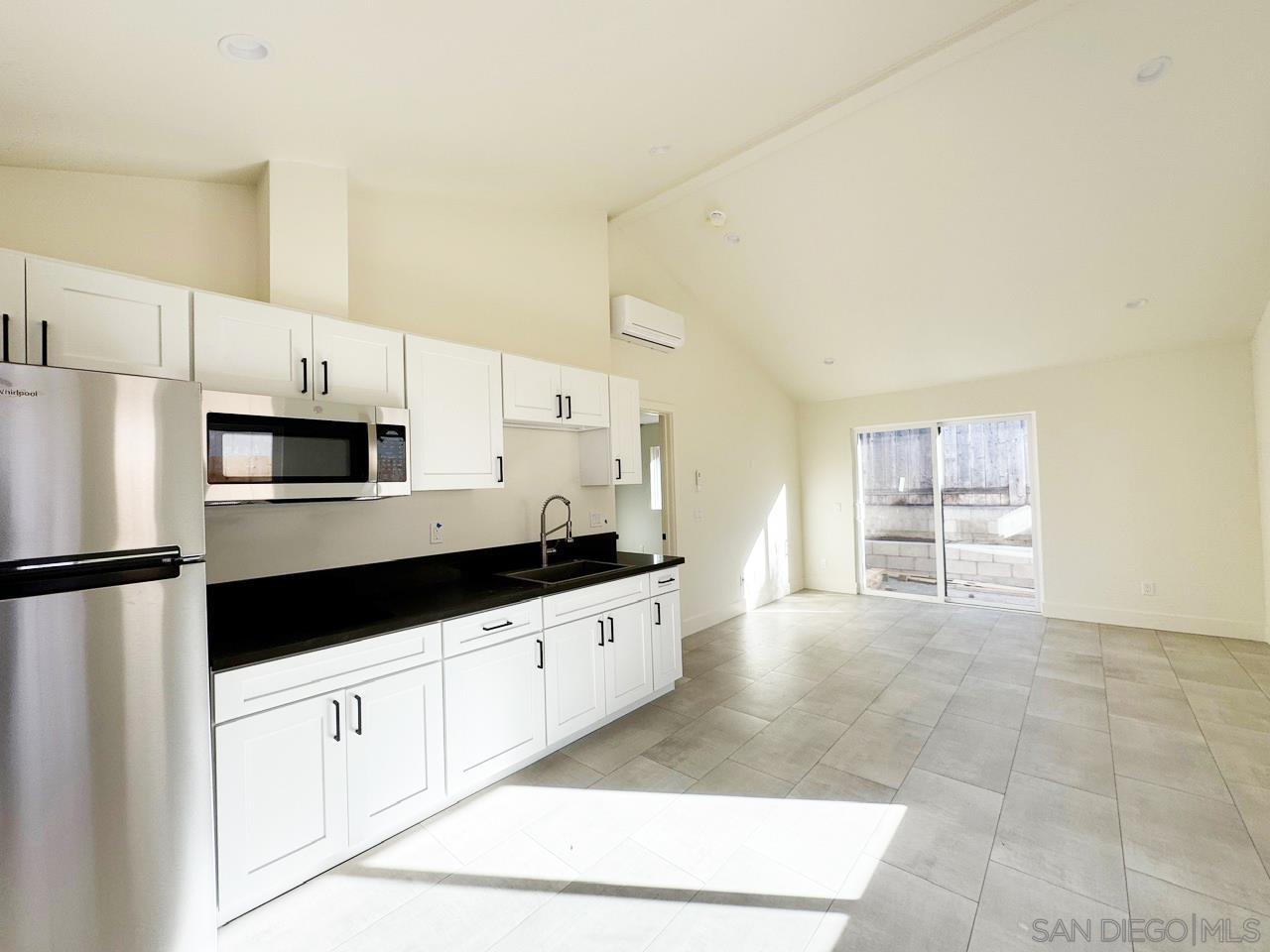Regal Road Encinitas, CA 92024 - Photo 5 of 22 Gallery Image 5