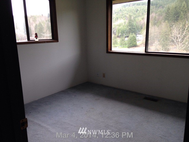 1275 Hazel Dell Road Castle Rock, WA 98611 - Photo 7 of 12 Gallery Image 7