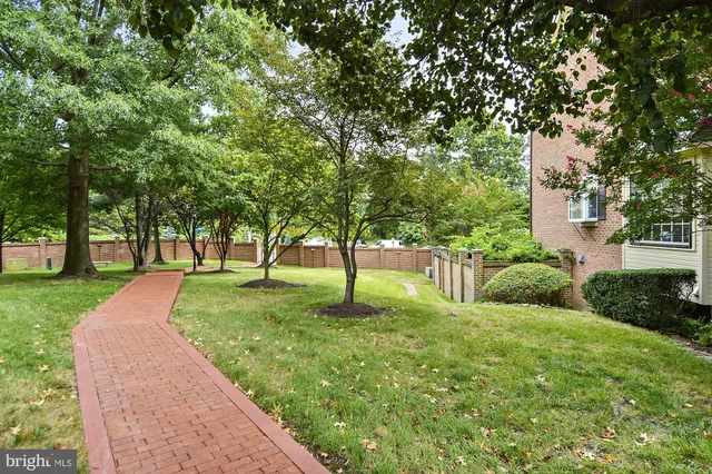 $3,900 | 6267 Masefield Court, Alexandria, VA 22304