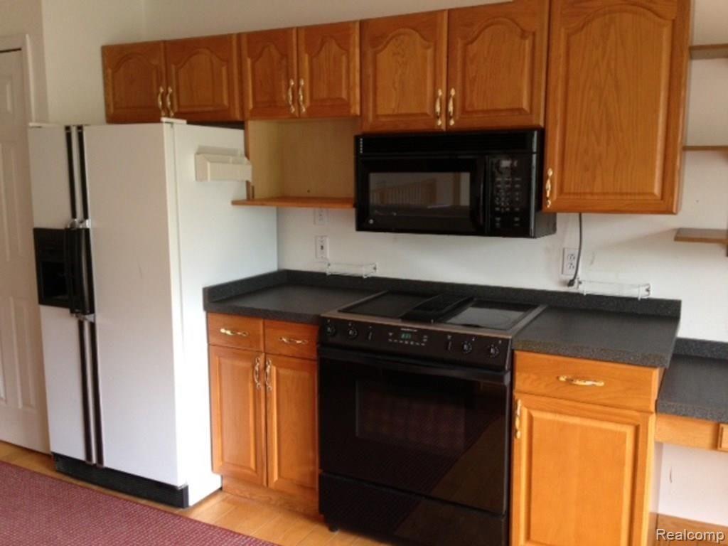 10466 Silver Lake Road Brighton, MI 48116 - Photo 9 of 27 IMG_4359.jpg