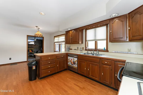 $560,000 | 1000 Stony Point Road, Schodack, NY 12033