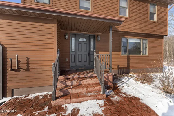 $560,000 | 1000 Stony Point Road, Schodack, NY 12033