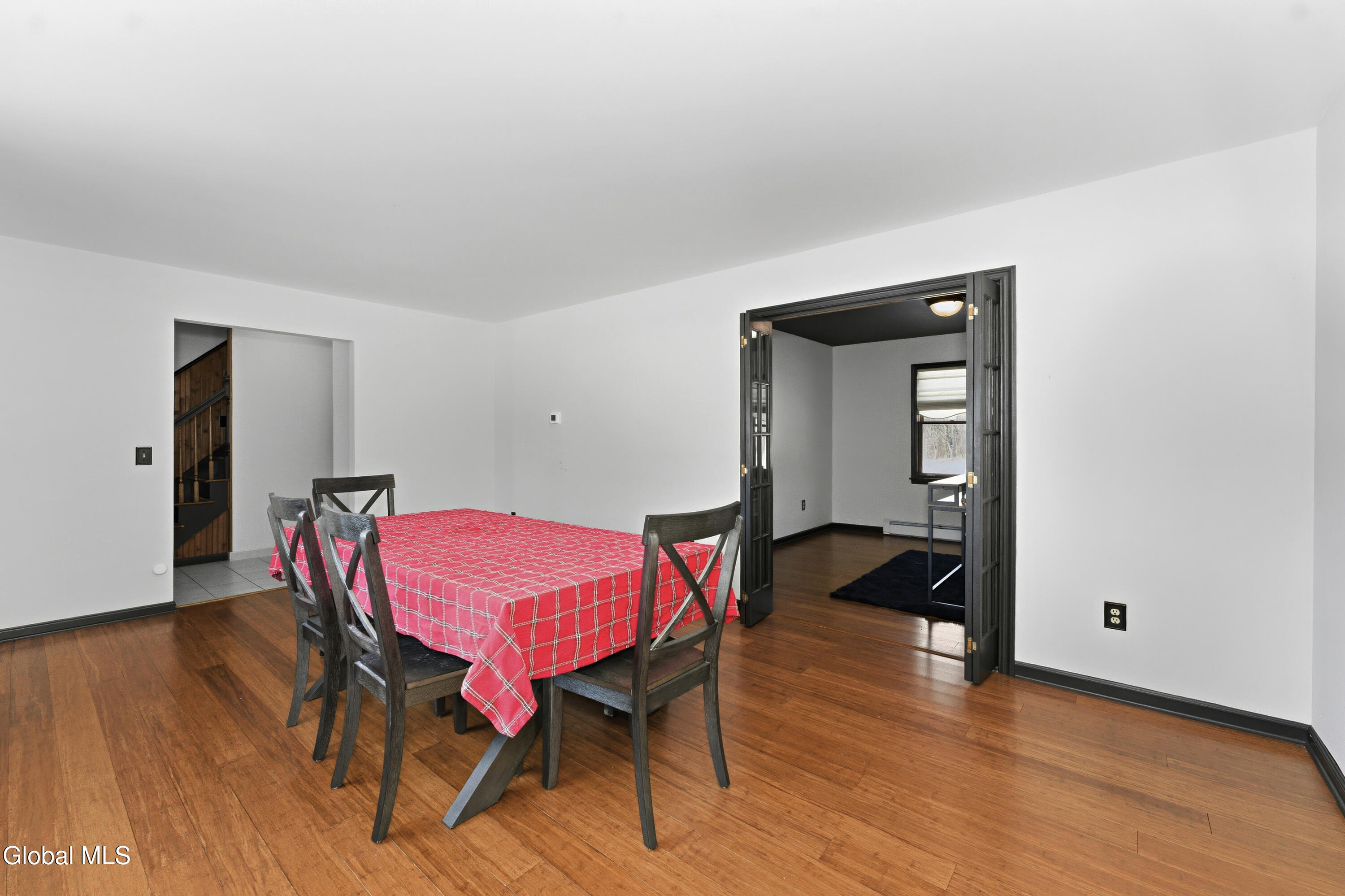 1000 Stony Point Road Schodack, NY 12033 - Photo 8 of 38 2 Diningroom 4