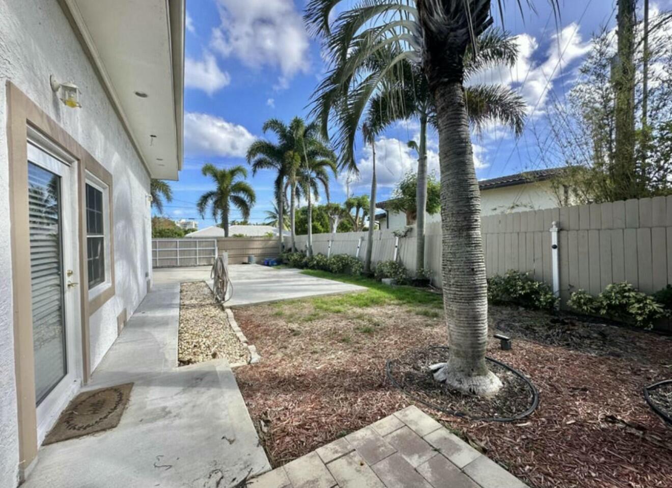 698 Forsyth Street, Unit 2 Boca Raton, FL 33487 - Photo 7 of 21 tempImageLOWsbA