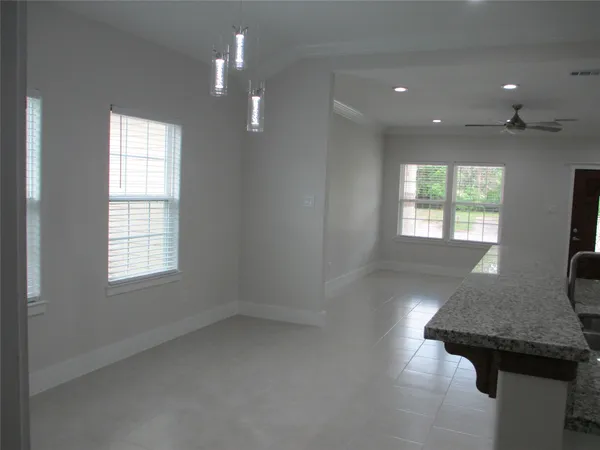 $2,000 | 1209 Elm, Baytown, TX 77520