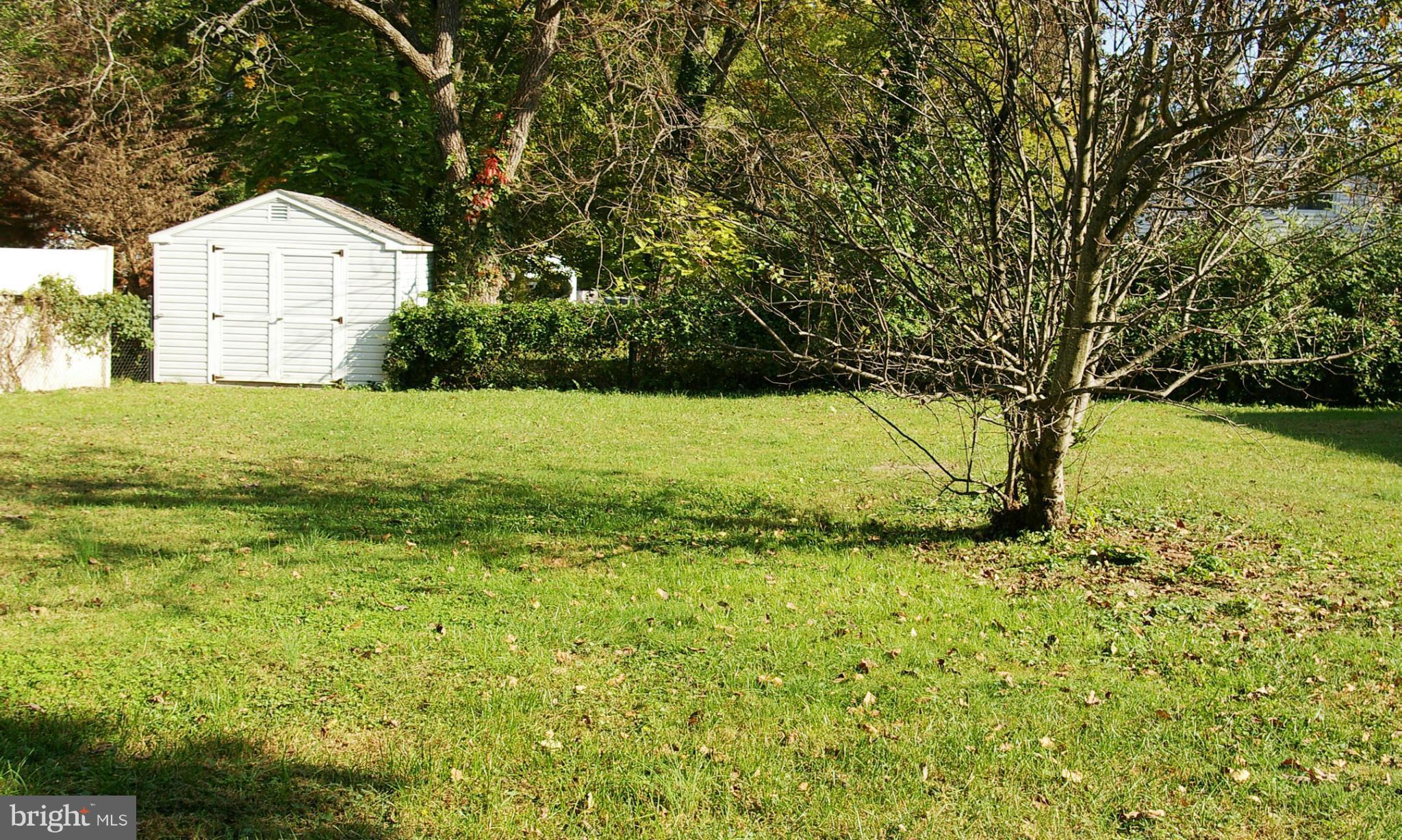 4304 Silver Spring Road Perry Hall, MD 21236 - Photo 17 of 17 Exterior Fenced Yard