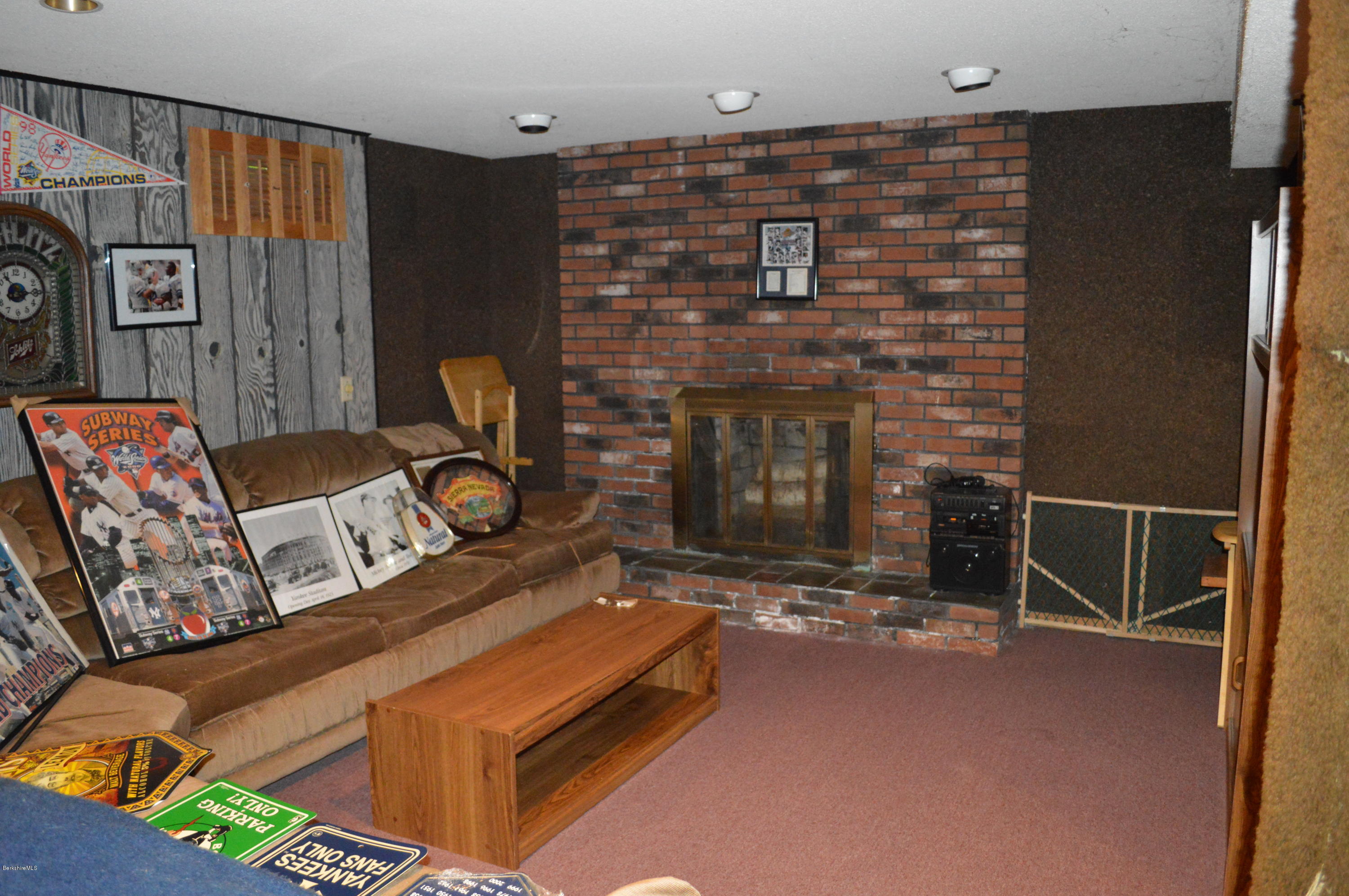 746 Pecks Road Pittsfield, MA 01201 - Photo 9 of 10 DSC_0537