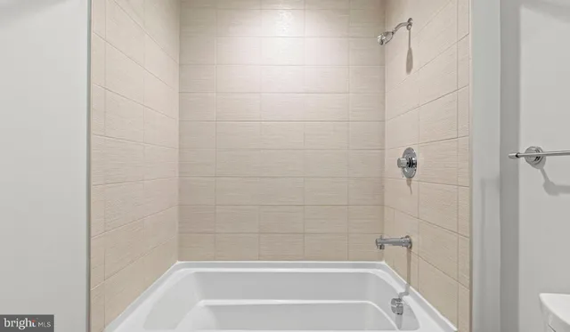 $2,521 | 8300 Wisconsin Avenue, Unit 1B1831, Bethesda, MD 20814