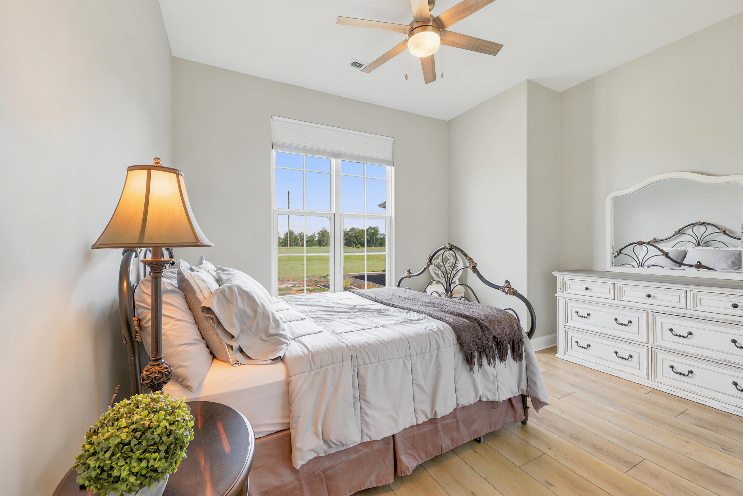 100 Mt Calvary Road Trenton, SC 29847 - Photo 16 of 41 Guest bedroom