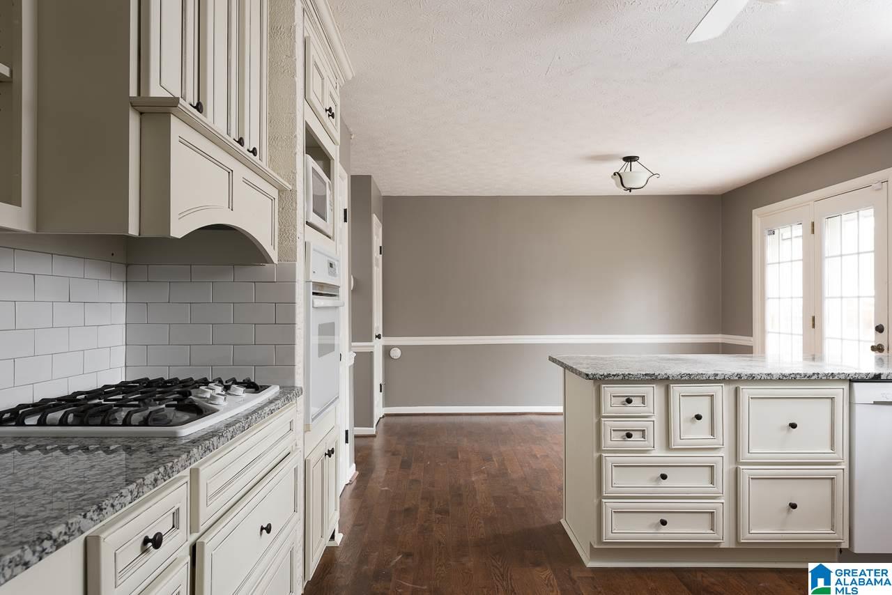 114 Hawthorne Street Talladega, AL 35160 - Photo 3 of 37