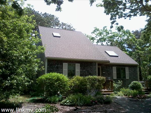 9 Saddle Club Road Edgartown, MA 02539 - Photo 2 of 18 http://d1qzqeyxiitrap.cloudfront.net/photos/28323/600/45b3f376.jpg