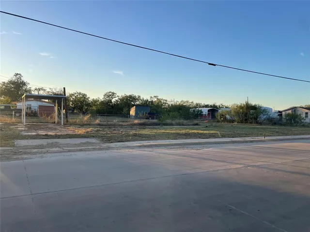 $25,000 | 1001 North Parks Street, Breckenridge, TX 76424