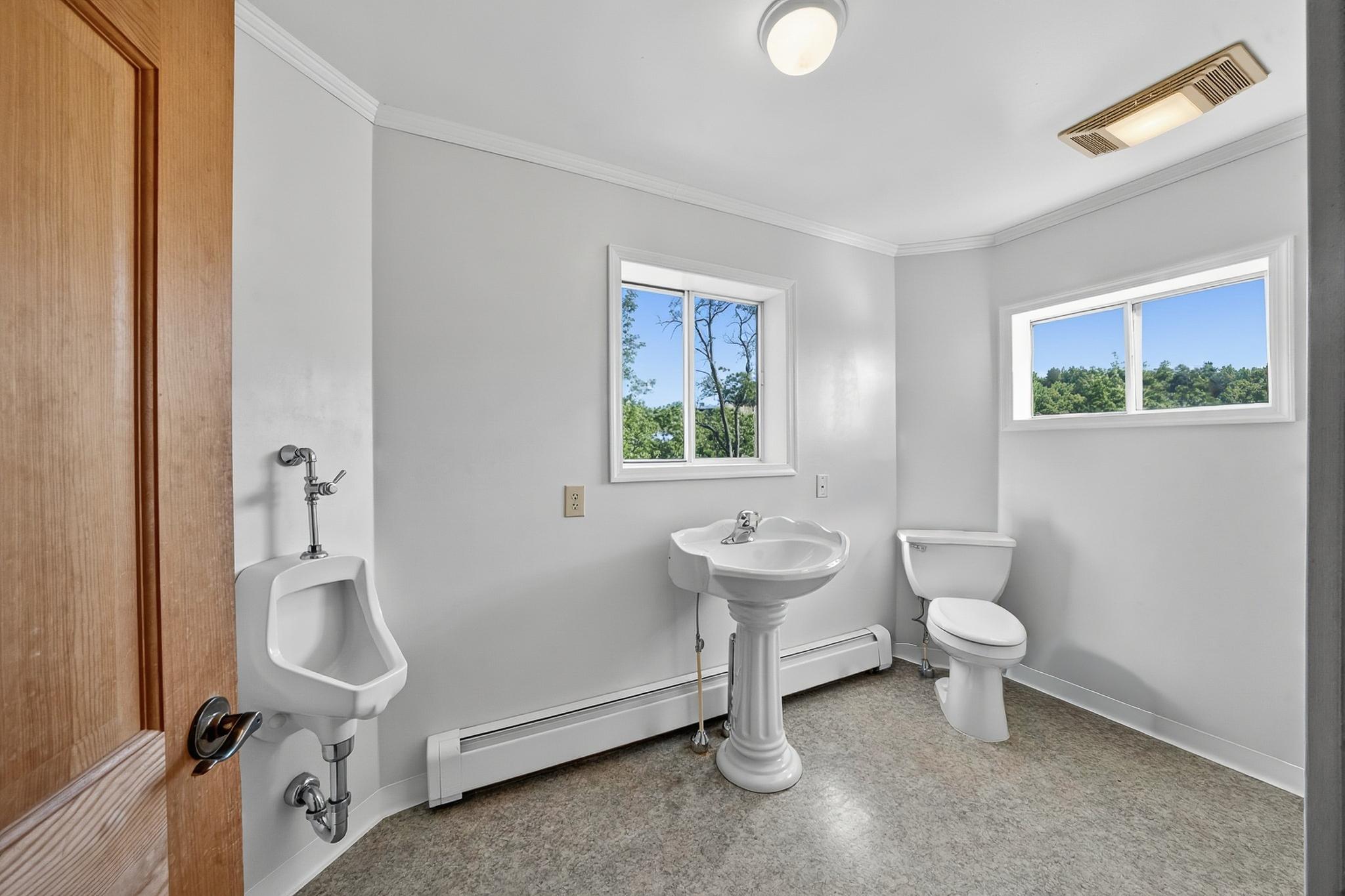 1306 Long Ln Road Lenhartsville, PA 19534 - Photo 33 of 76 2nd floor bath