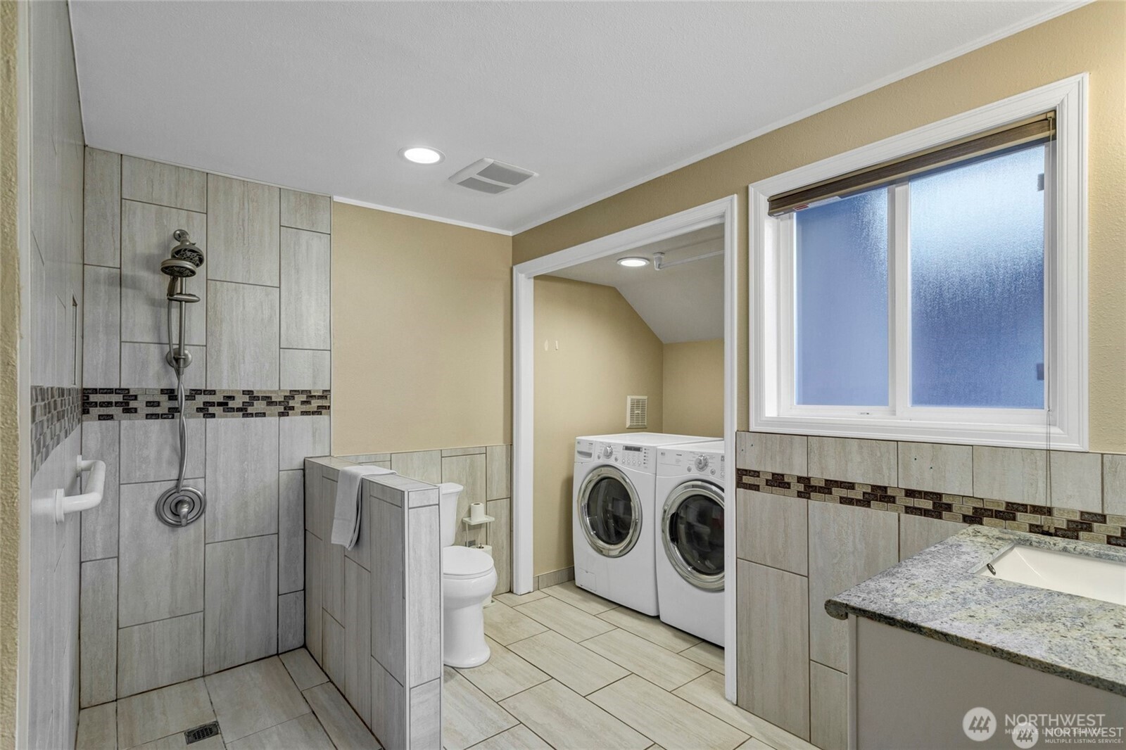 6502 Avondale Road Southwest, Unit 4 Lakewood, WA 98499 - Photo 21 of 32