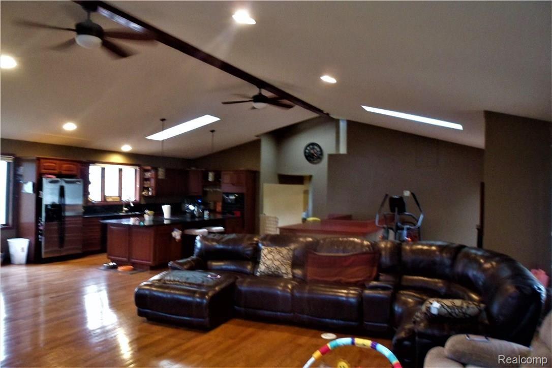7860 Perry Lake Road Clarkston, MI 48348 - Photo 9 of 38 SAM_0534.JPG