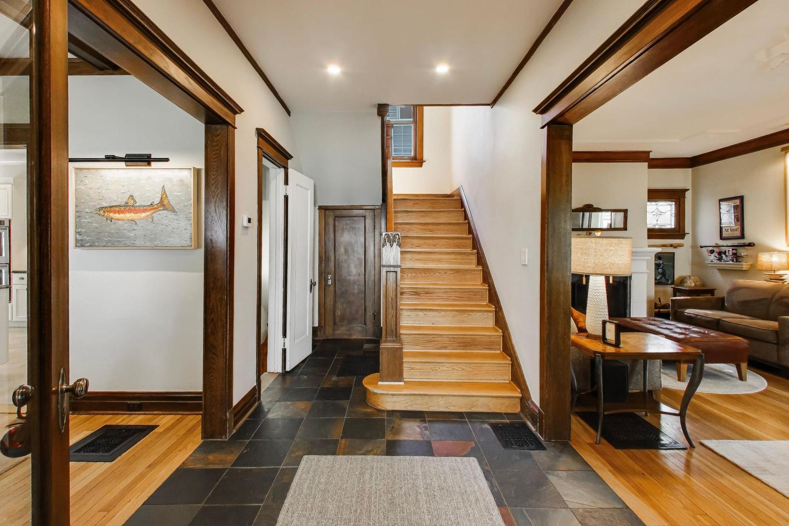 526 Greenleaf Avenue Wilmette, IL 60091 - Photo 3 of 43