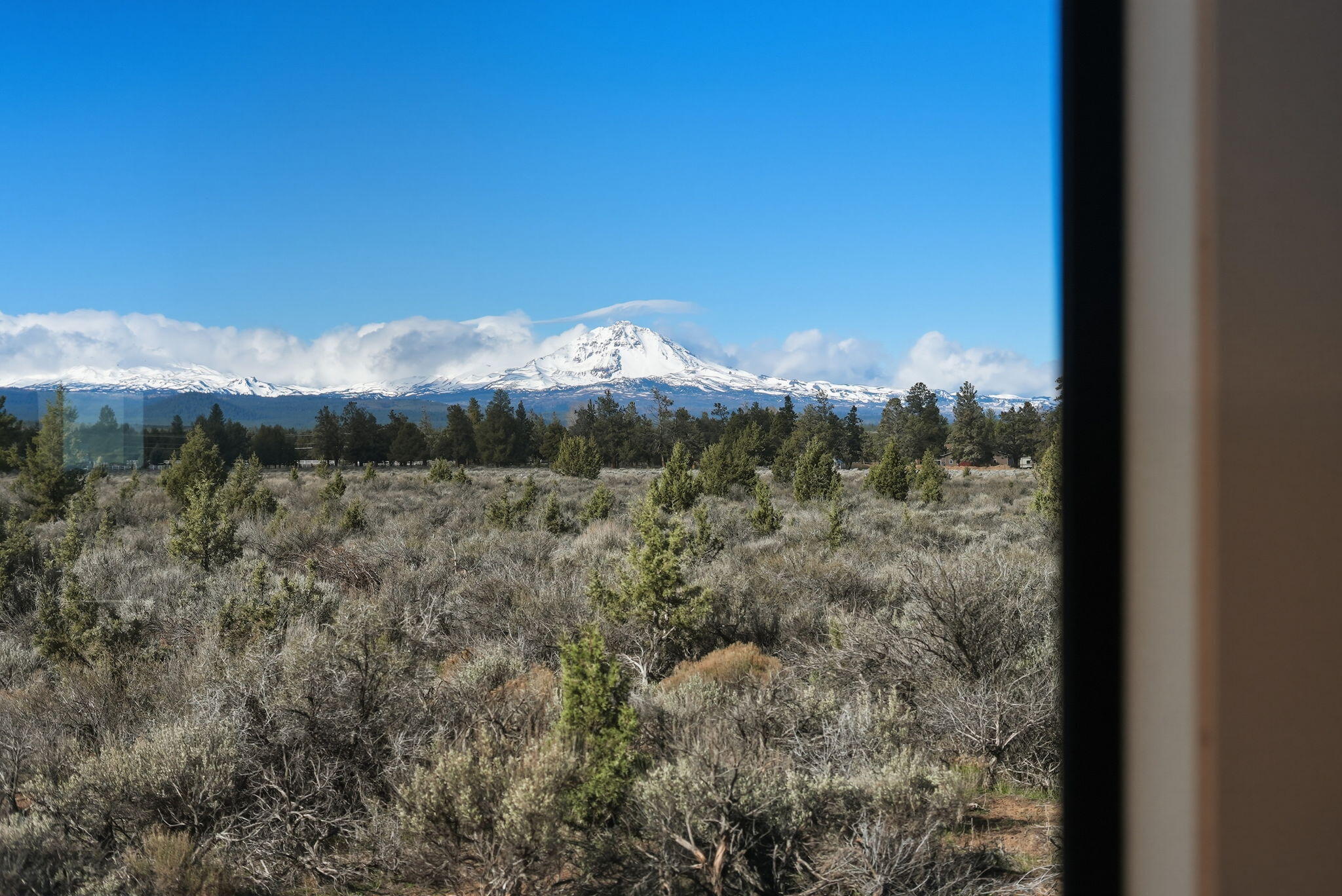 67135 Harrington Loop Road Bend, OR 97703 - Photo 12 of 17 1-web-or-mls-Riley_Visuals_001