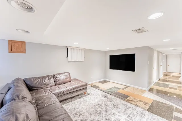 $399,999 | 6031 South Normandy Avenue, Chicago, IL 60638