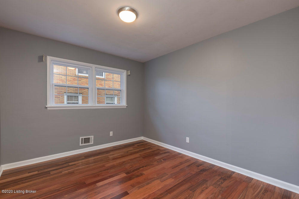 10707 Deering Road Louisville, KY 40272 - Photo 19 of 49 Bedroom 2