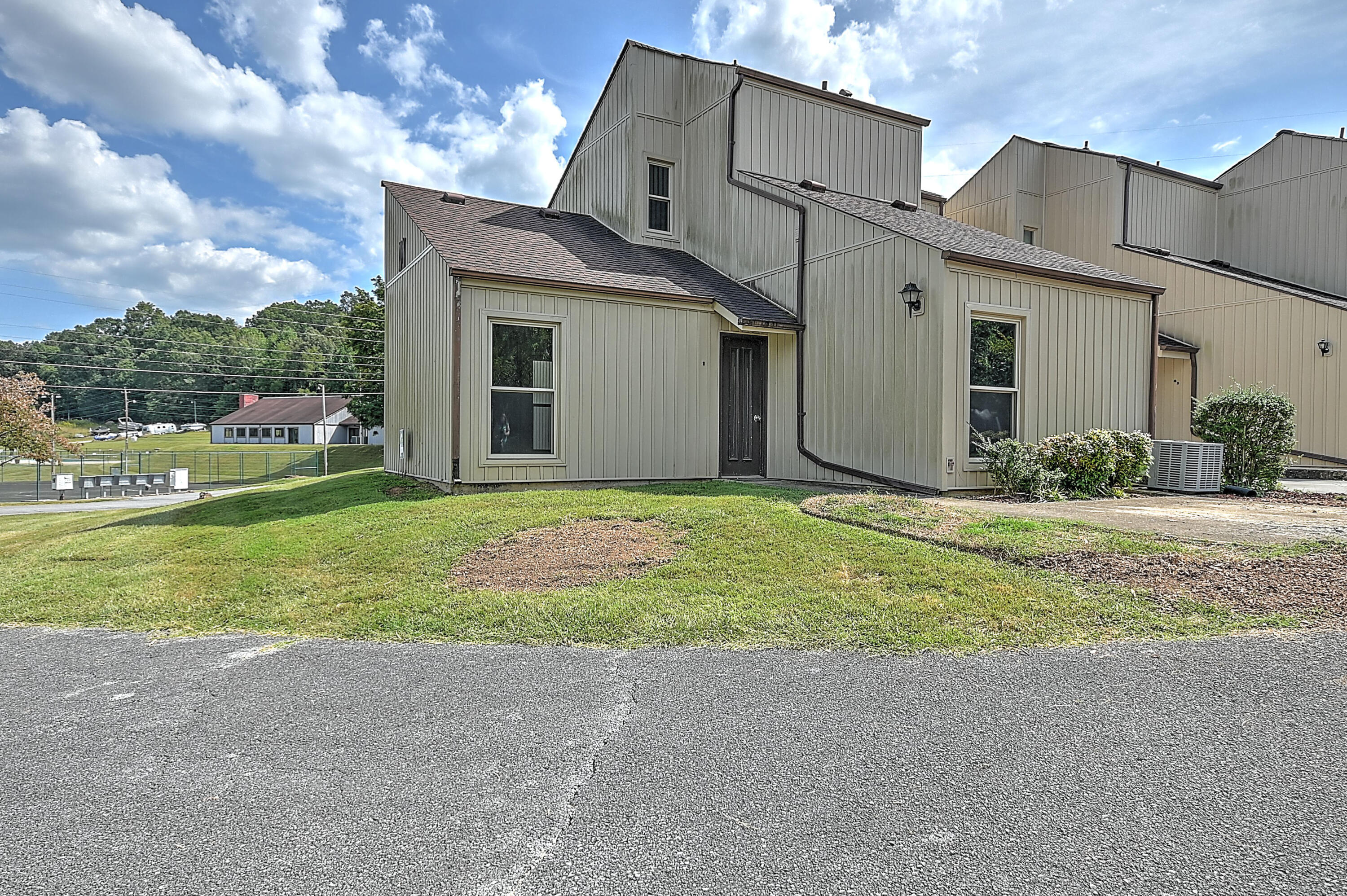 780 Hamilton Road, Unit M1 Blountville, TN 37617 - Photo 3 of 27 Hamilton_-3