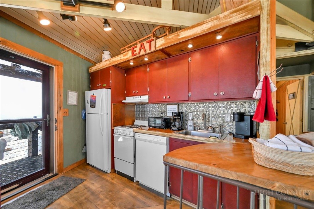 141 Skiloft Road Beech Mountain, NC 28604 - Photo 18 of 31 Gallery Image 18
