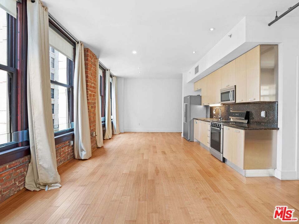 460 South Spring Street, Unit 512 Los Angeles, CA 90013 - Photo 2 of 33