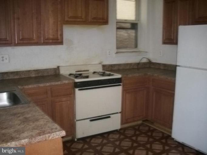 3729 Reisterstown Road Baltimore, MD 21215 - Photo 5 of 13 Kitchen