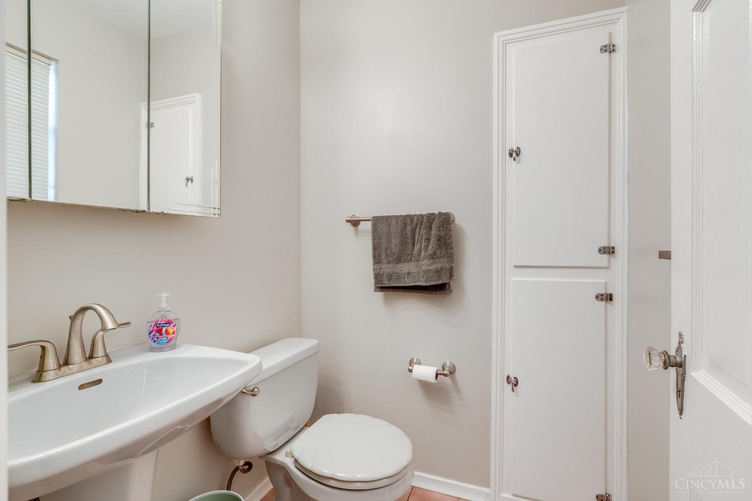 3240 Werk Road Cincinnati, OH 45211 - Photo 11 of 28 Gallery Image 11