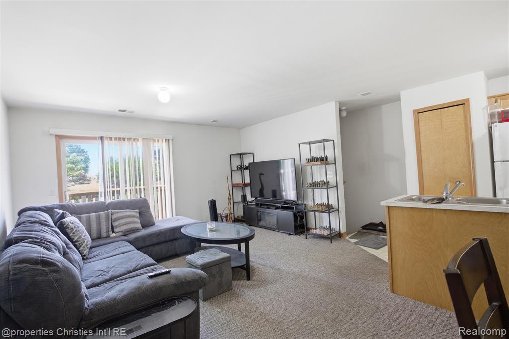 2136 Frazho Road Warren, MI 48091 - Photo 12 of 21
