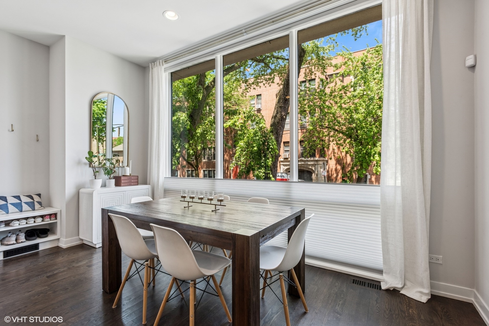 2733 West Hirsch Street, Unit 1E Chicago, IL 60622 - Photo 3 of 21