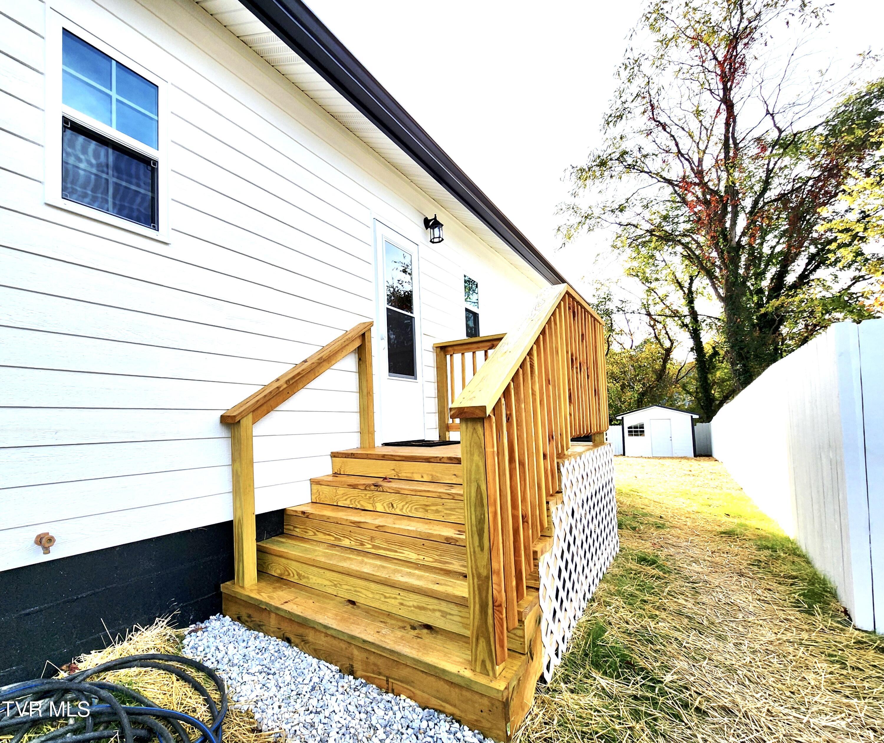 111 Parsley Street Erwin, TN 37650 - Photo 14 of 28 IMG_9399