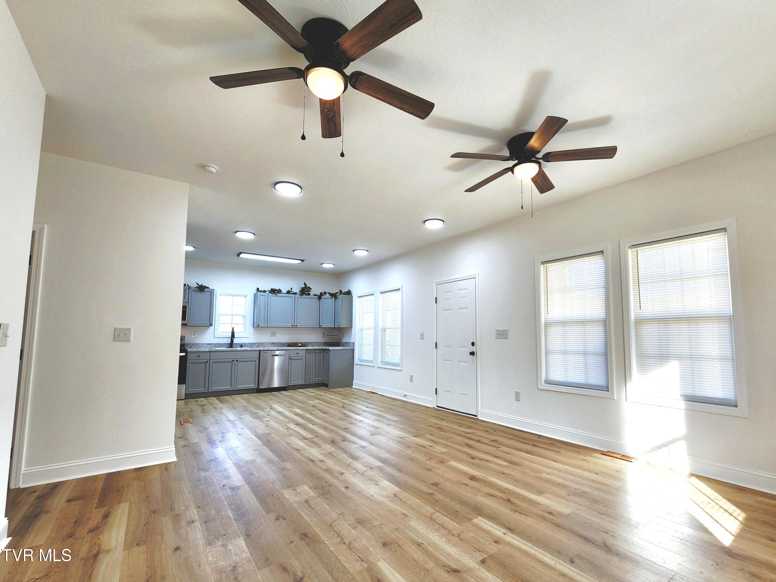 111 Parsley Street Erwin, TN 37650 - Photo 6 of 28 IMG_9398