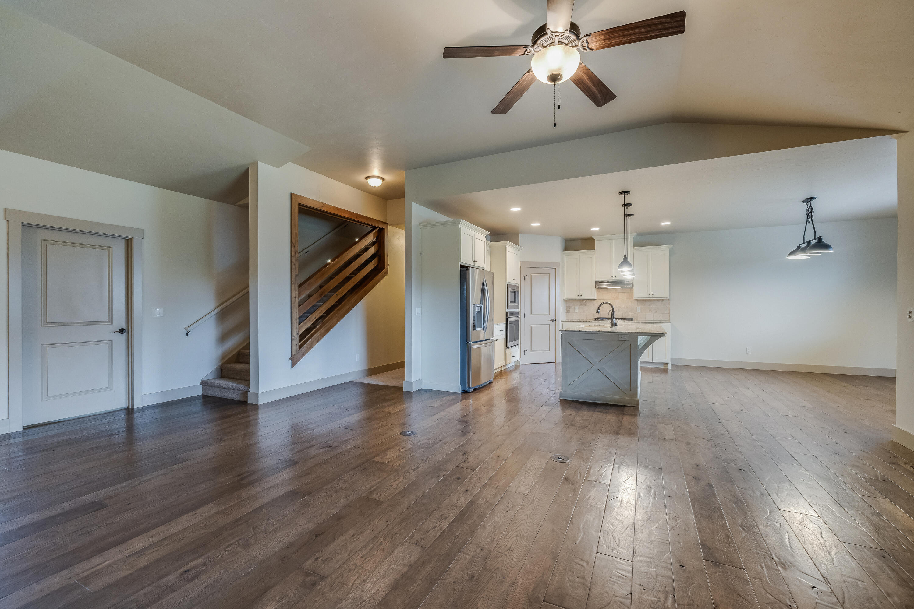 243 Northwest Saddle Ridge Loop Prineville, OR 97754 - Photo 6 of 35 Main Living Area